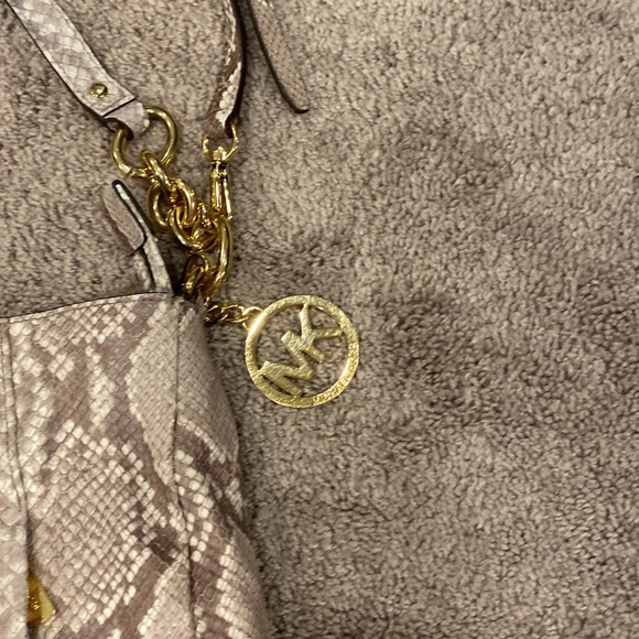 Michael Kors handbag - Picture 2 of 6